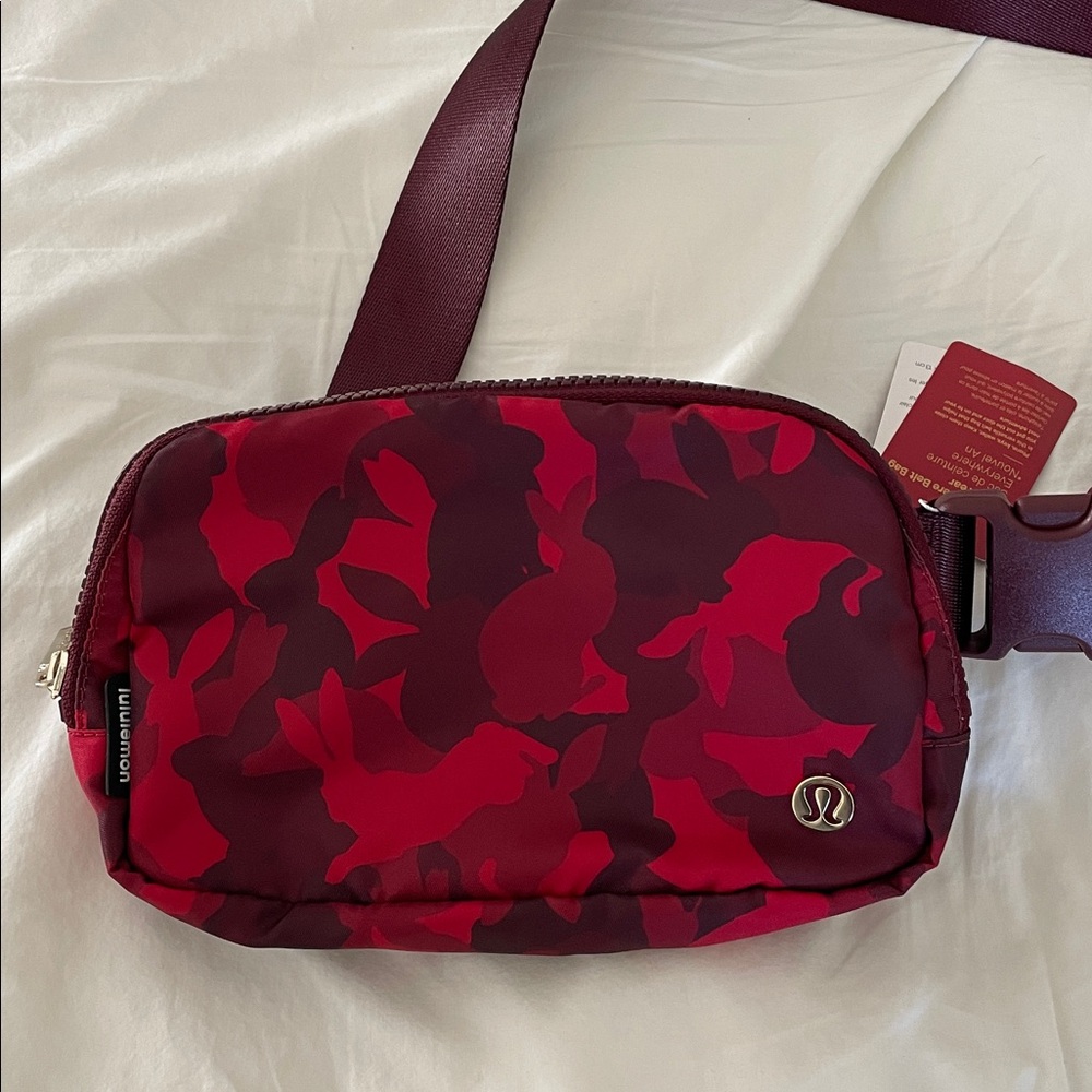 Lululemon everywhere belt bag lunar new year